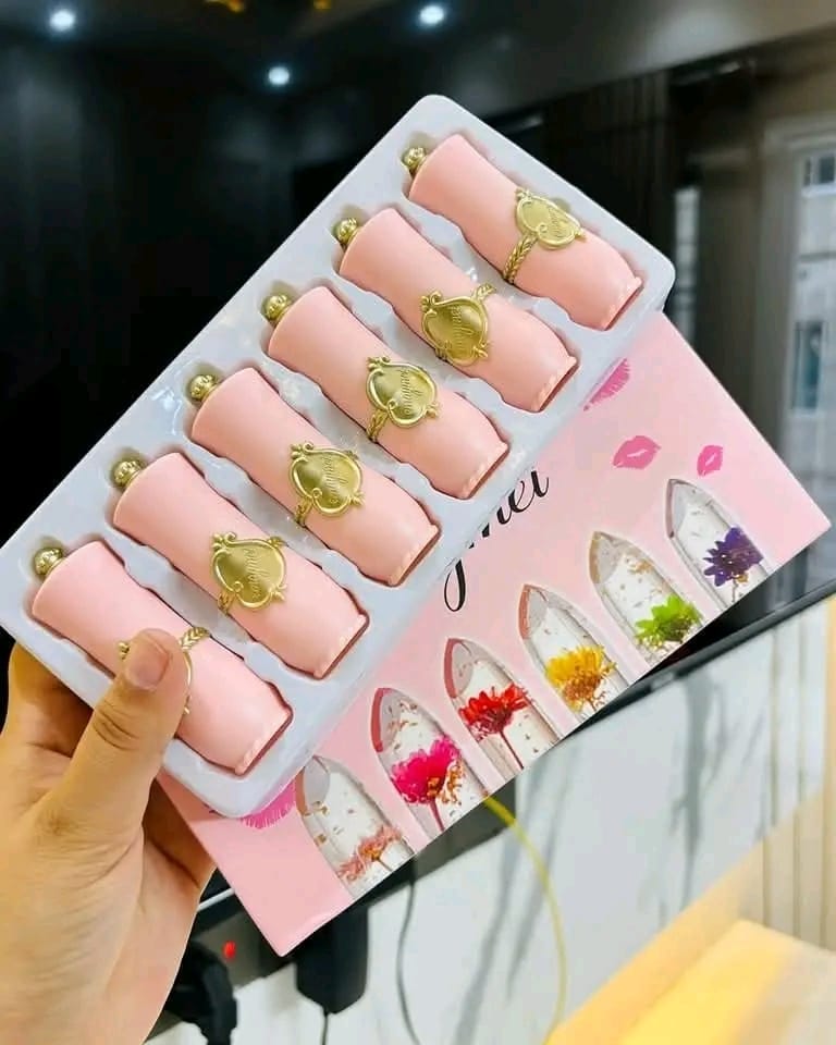 Emaymei Transparent Jelly Lipstick – Magical Flower Inside!